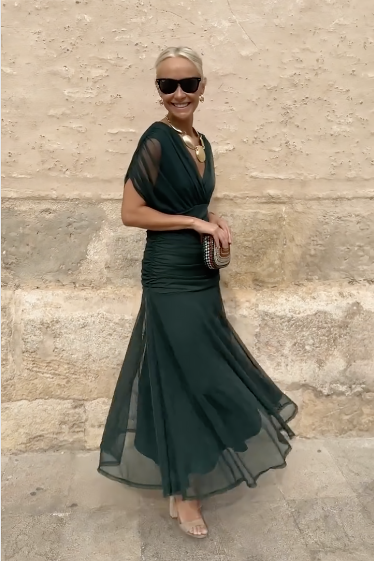Katalin | Elegáns alkalmi maxiruha V-kivágással