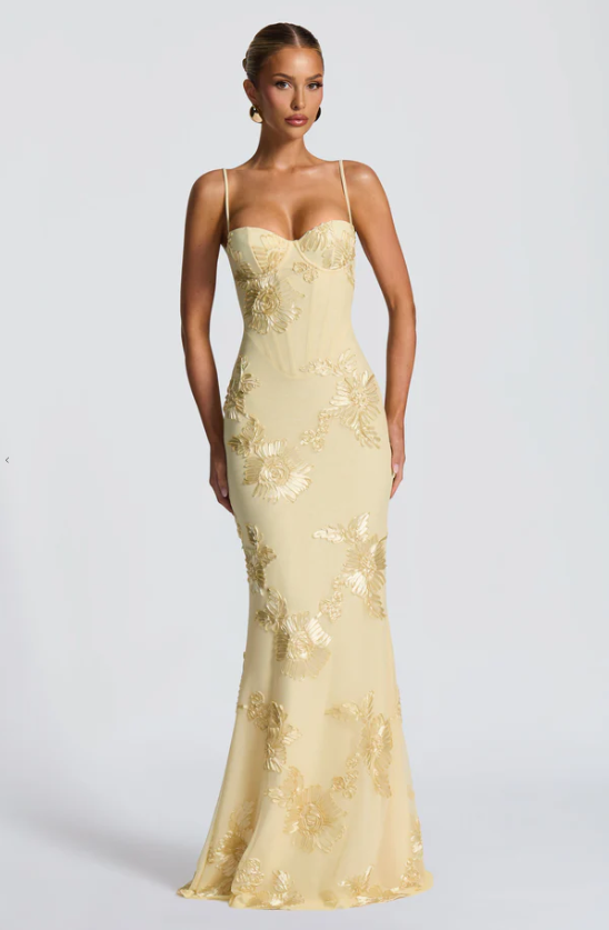 Nóra Maxi Ruha